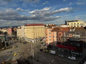 Central Plaza Hotel