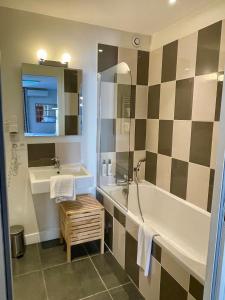 Hotels Le Pavillon des Lys - Hotel Particulier : Chambre Double Classique