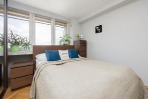 Salezego Apartment near PGE Narodowy Warsaw by Renters