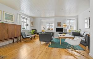 4 Bedroom Cozy Home In Løgstør
