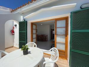 Roca Fornells, Apartamento en Ses Salines con piscina SS22