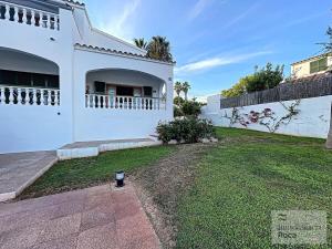 Roca Fornells, Apartamento en Ses Salines con piscina SS22