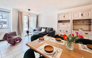 2 Bedroom Lovely Apartment In Oostende