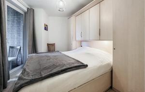 2 Bedroom Lovely Apartment In Oostende