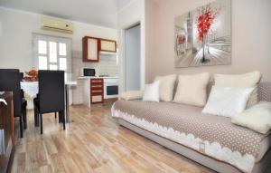 Lovely Apartment In Zadar