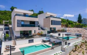 Amazing Home In Komarna 