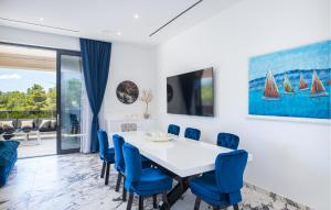 Amazing Home In Komarna