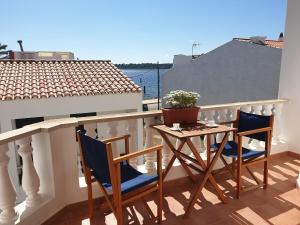 F105 · Dos dormitorios, terraza y a/c en Fornells - Ubytování bez kategorie ve městě Fornells