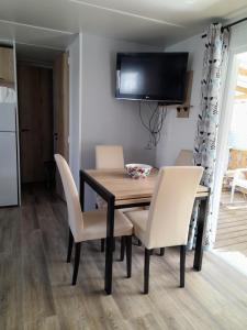 Campings Mobilhome 422 3ch/1 sdb camping 4* La Reserve SIBLU Gastes : photos des chambres