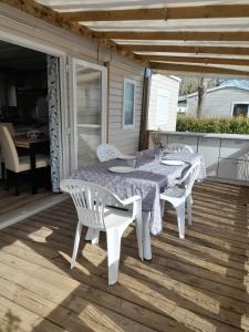 Campings Mobilhome 422 3ch/1 sdb camping 4* La Reserve SIBLU Gastes : photos des chambres