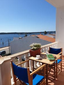 Roca Fornells, Vistas al mar en Fornells F98