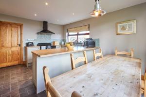 Host & Stay - The Coach House