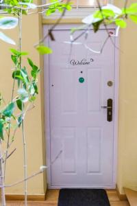 Luxe Haven on Lonyay by NeWave Apartments