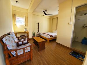 Santoshi Guest House and Yoga Center
