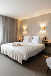 Superior Double Room with Courtyard View - Pet Free Room room in Hotel Beach Palace