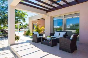 Sea Breeze Hideaway