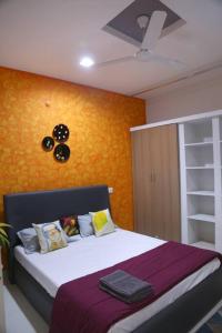 9 MidTown-1BHK, Near AIG Hospital, Hitech City