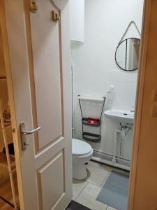 Studio Indépendant avec terrasse proche Paris