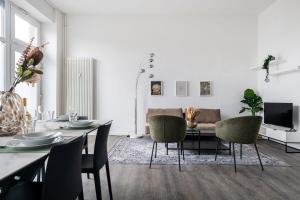 Homely Berlin - Spacious, Modern, S-Bahn Nearby , Groups & Families