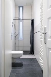 Homely Berlin - Spacious, Modern, S-Bahn Nearby , Groups & Families