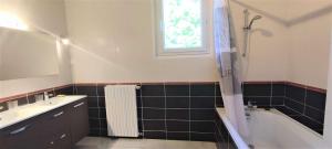 Maison avec WIFI, jardin clos à TREGASTEL - Réf 464