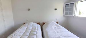 Villas Maison avec WIFI, jardin clos a TREGASTEL - Ref 464 : photos des chambres