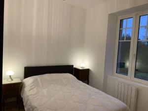 Maison rénovée à 100m de la mer, avec WIFI, jardin à TREGASTEL - Réf 47