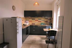 Maison rénovée à 100m de la mer, avec WIFI, jardin à TREGASTEL - Réf 47