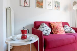 GuestHost - Four Shades of Pisa Apartments