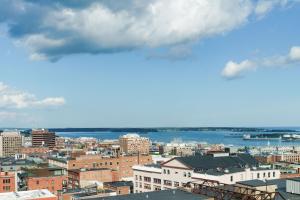Premium Higher Floor, 2 Double, Harbor view room in The Westin Portland Harborview