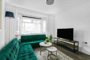 Luxury Large House With Games Room Sleeps Up to 12