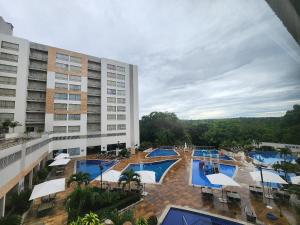 Apto no Park Veredas com acesso ao rio de águas quentes e área de lazer espetacular
