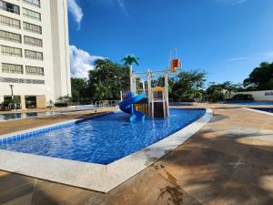 Apto no Park Veredas com acesso ao rio de águas quentes e área de lazer espetacular