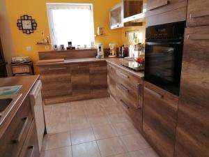 Villa en bois récente avec jardin, WIFI à 800m du centre de TREBEURDEN - Réf 668