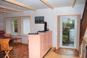 Villas Maison bretonne avec une jolie cour fermee et fleurie avec WIFI a TREBEURDEN - Ref 679 : photos des chambres