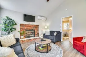 Stylish Tobyhanna Home with Fire Pit and Lake Access! - 托比汉纳