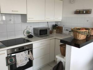 Appartements Appartement VUE SUR MER avec WIFI et terrasse a PERROS-GUIREC Ref-816 : photos des chambres