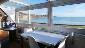 Appartements Bel appartement renove VUE PANORAMIQUE SUR MER a PERROS-GUIREC - ref 822 : photos des chambres