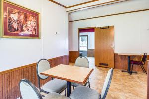 Valley View Lodge Rural Home in Bridgeport!