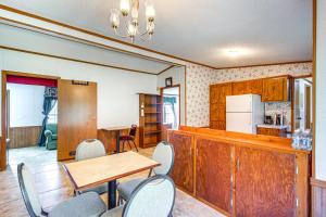 Valley View Lodge Rural Home in Bridgeport!