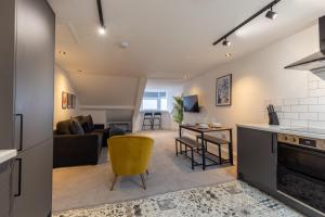 5 Roker Terrace - Seaview apartments - UNDER NEW MANAGEMENT search 5 Roker terrace andspecific apartment for availability and rates Wearmouth VAUX Adelaide Lighthouse