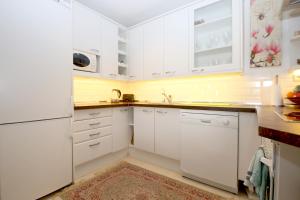 San Pedro Beachside Apartment ABRIL