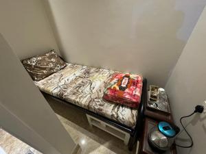 غرفة سائق صغيرة النرجس ٢٣