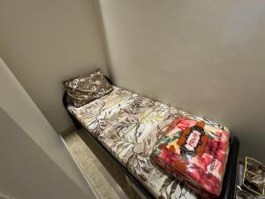 غرفة سائق صغيرة النرجس ٢٣