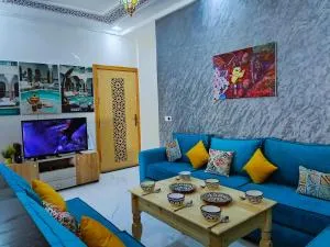 شقه معاصره ب لمسة مغربيه في فاس - Aït Taoujdate