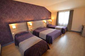 Hotels Logis Hotel Le Saint Georges : Chambre Triple