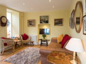 Min y Mor Newport, Pembrokeshire