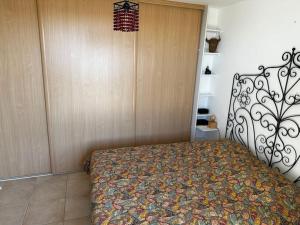 Marina 4 adultes 4 enfants piscine commune