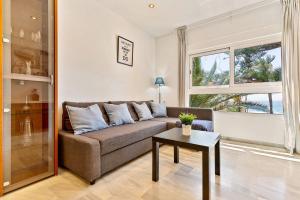 Beachfront Doña Lola Apartment