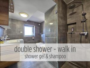 Casa Miranda - family comfort in a quiet area, near the sea, with BBQ and FREE parking